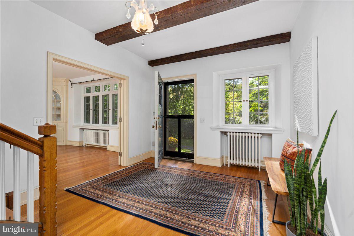 452 W CHESTNUT HILL AVENUE