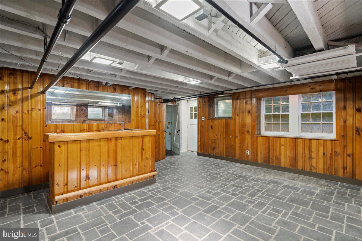 452 W CHESTNUT HILL AVENUE