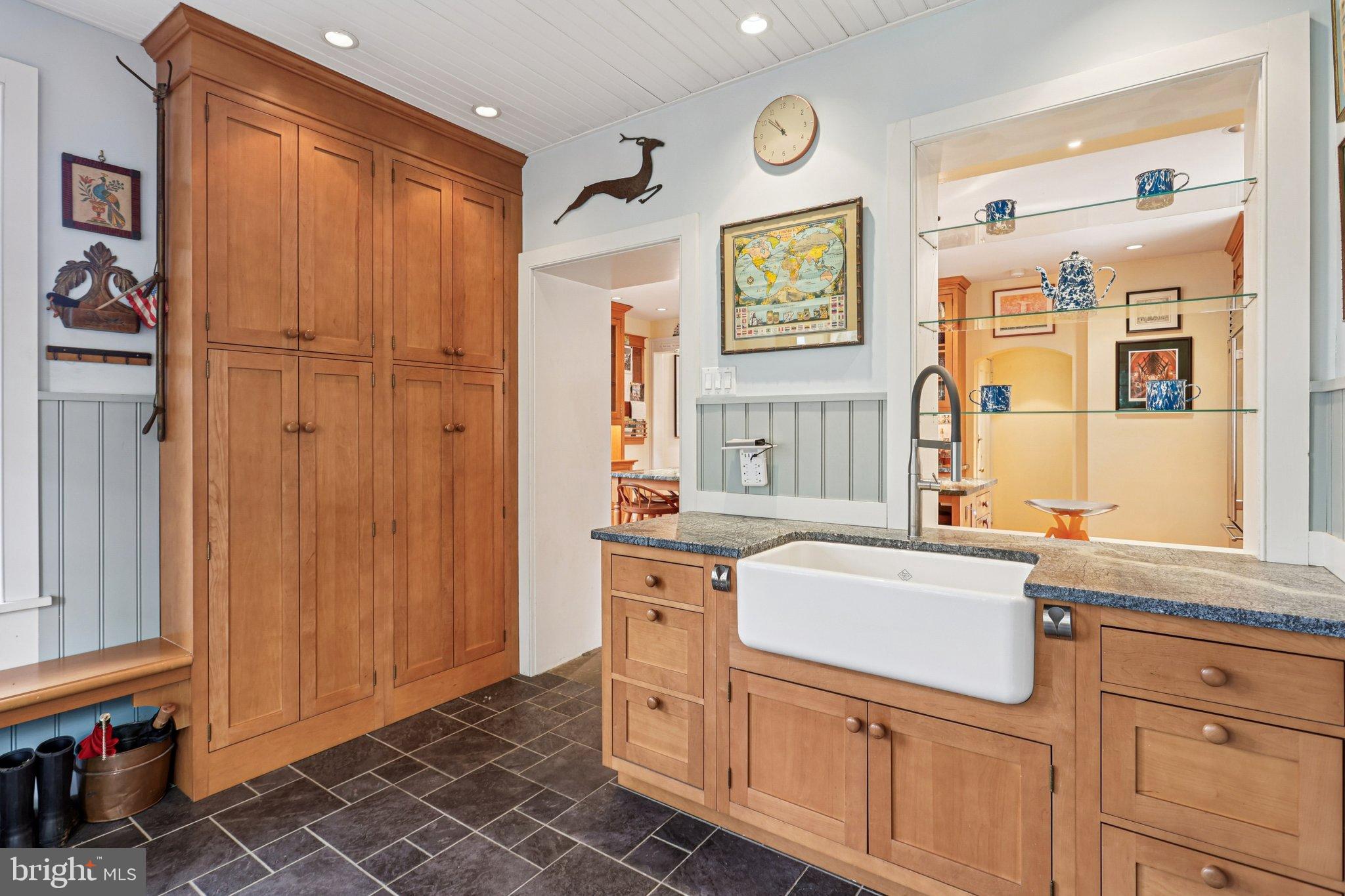 8720 PROSPECT AVENUE