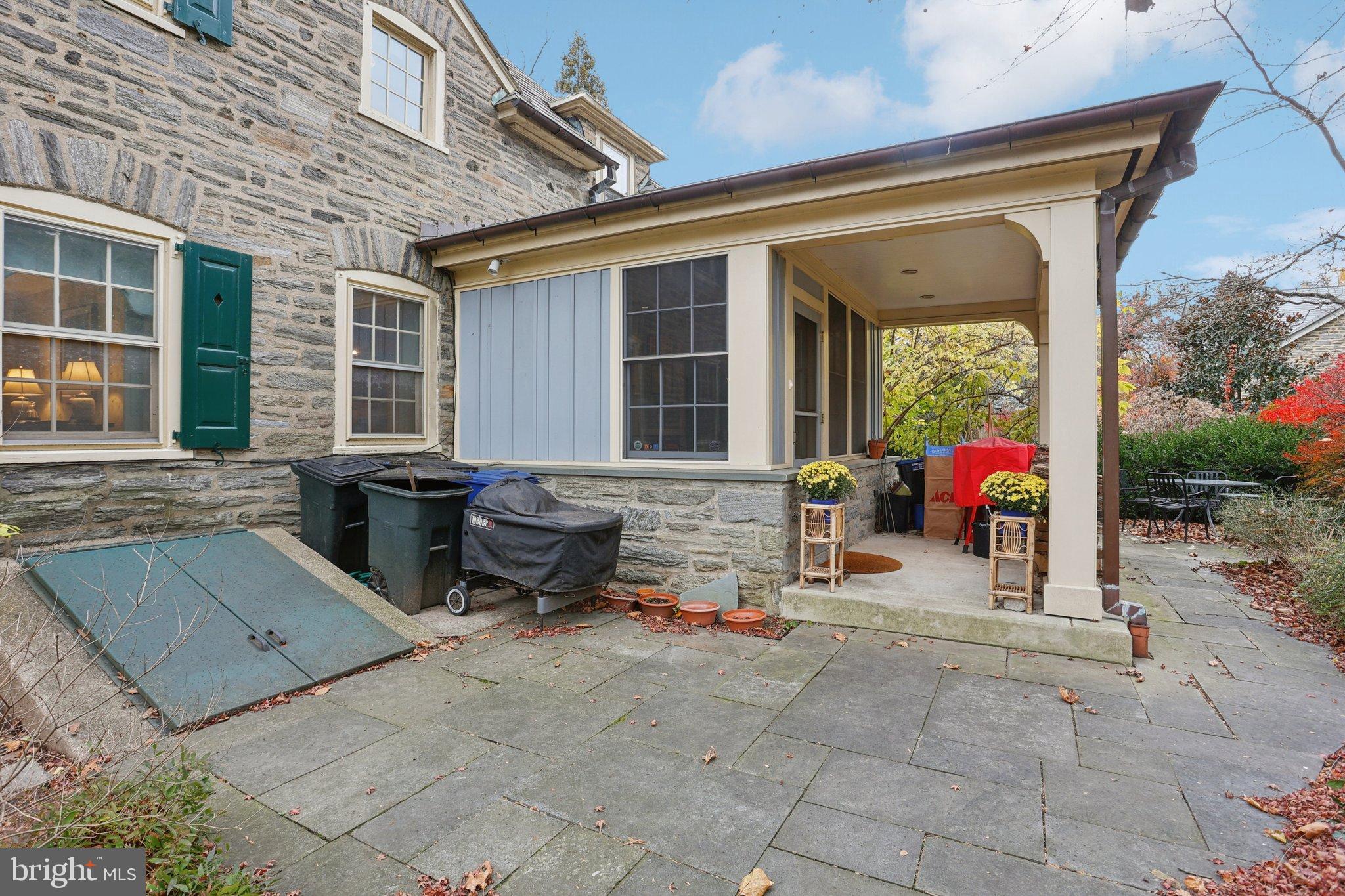 8720 PROSPECT AVENUE