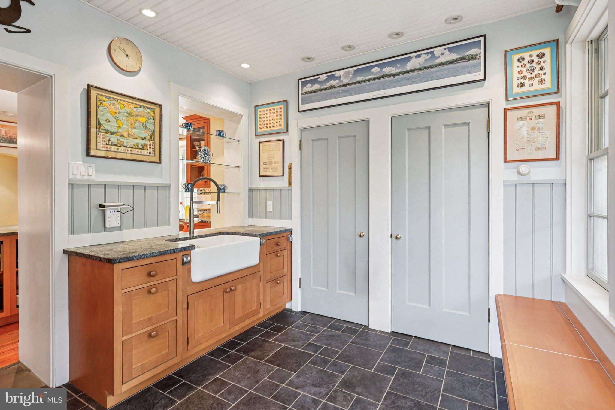 8720 PROSPECT AVENUE