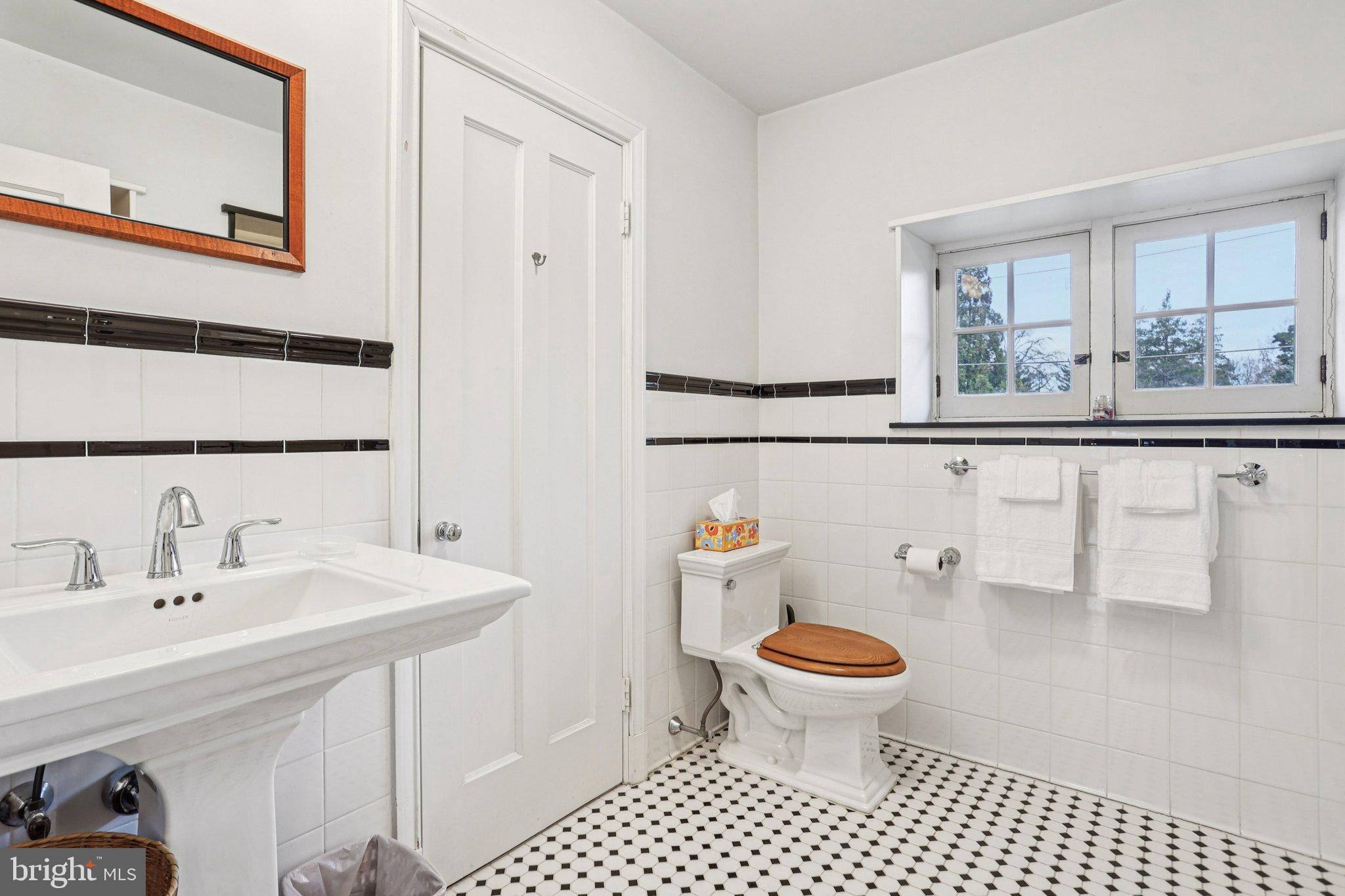 8720 PROSPECT AVENUE