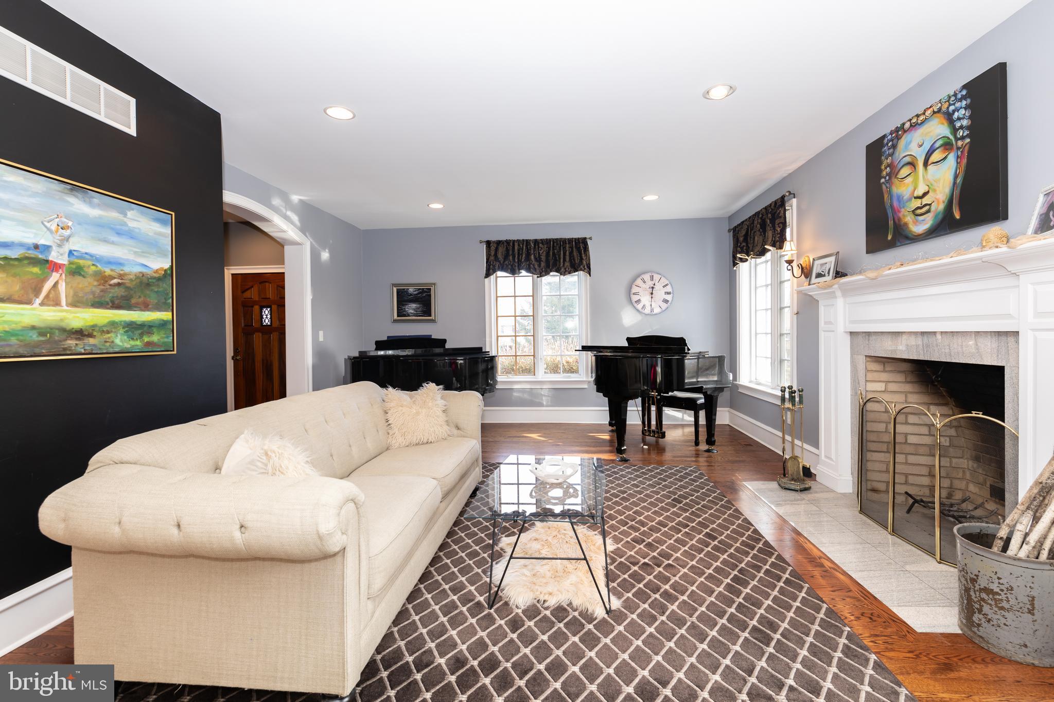 8204 CRITTENDEN STREET