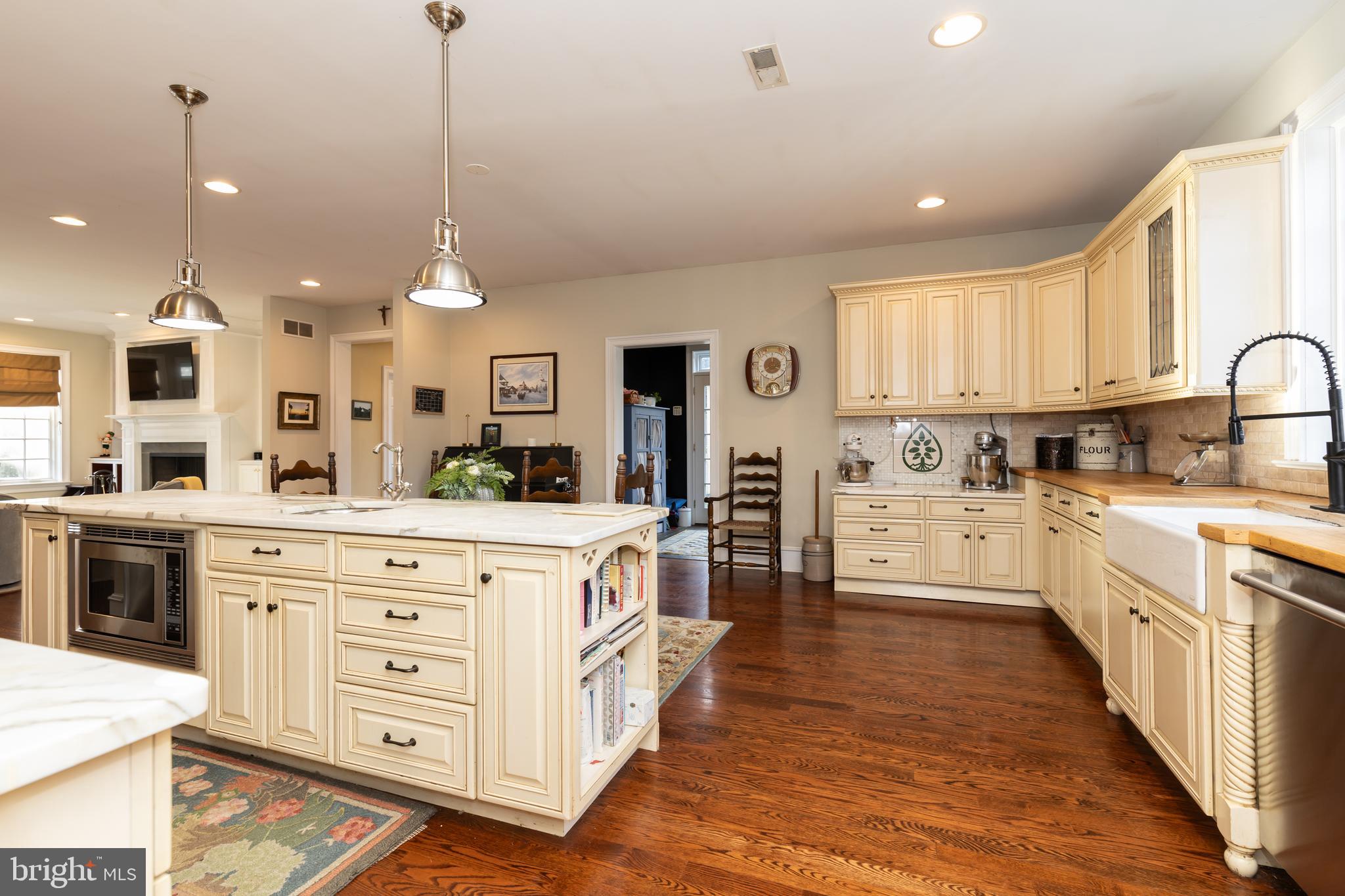 8204 CRITTENDEN STREET