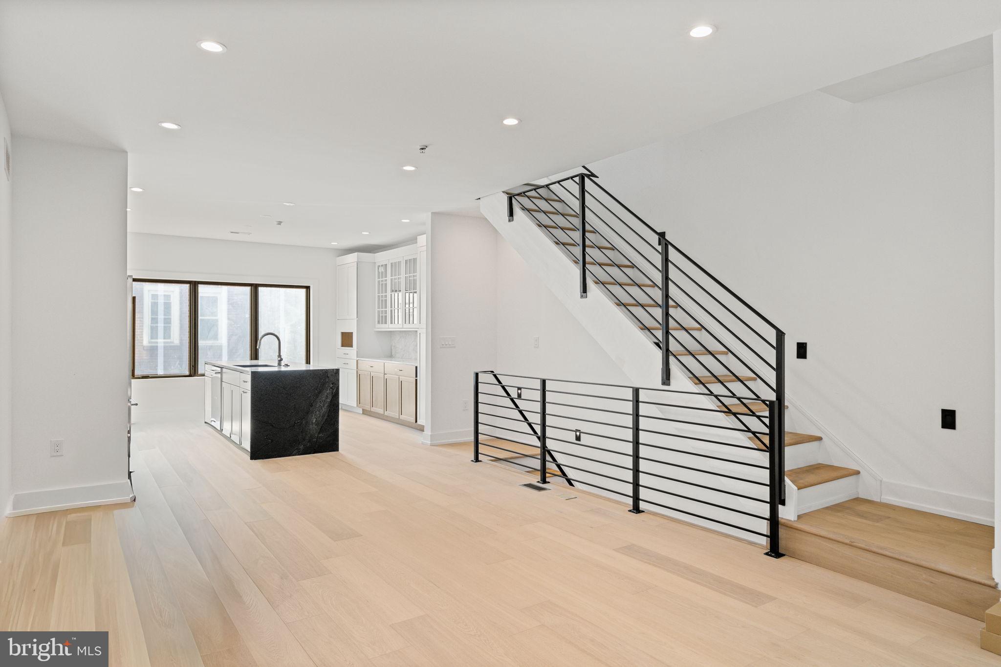 706 LATONA STREET I