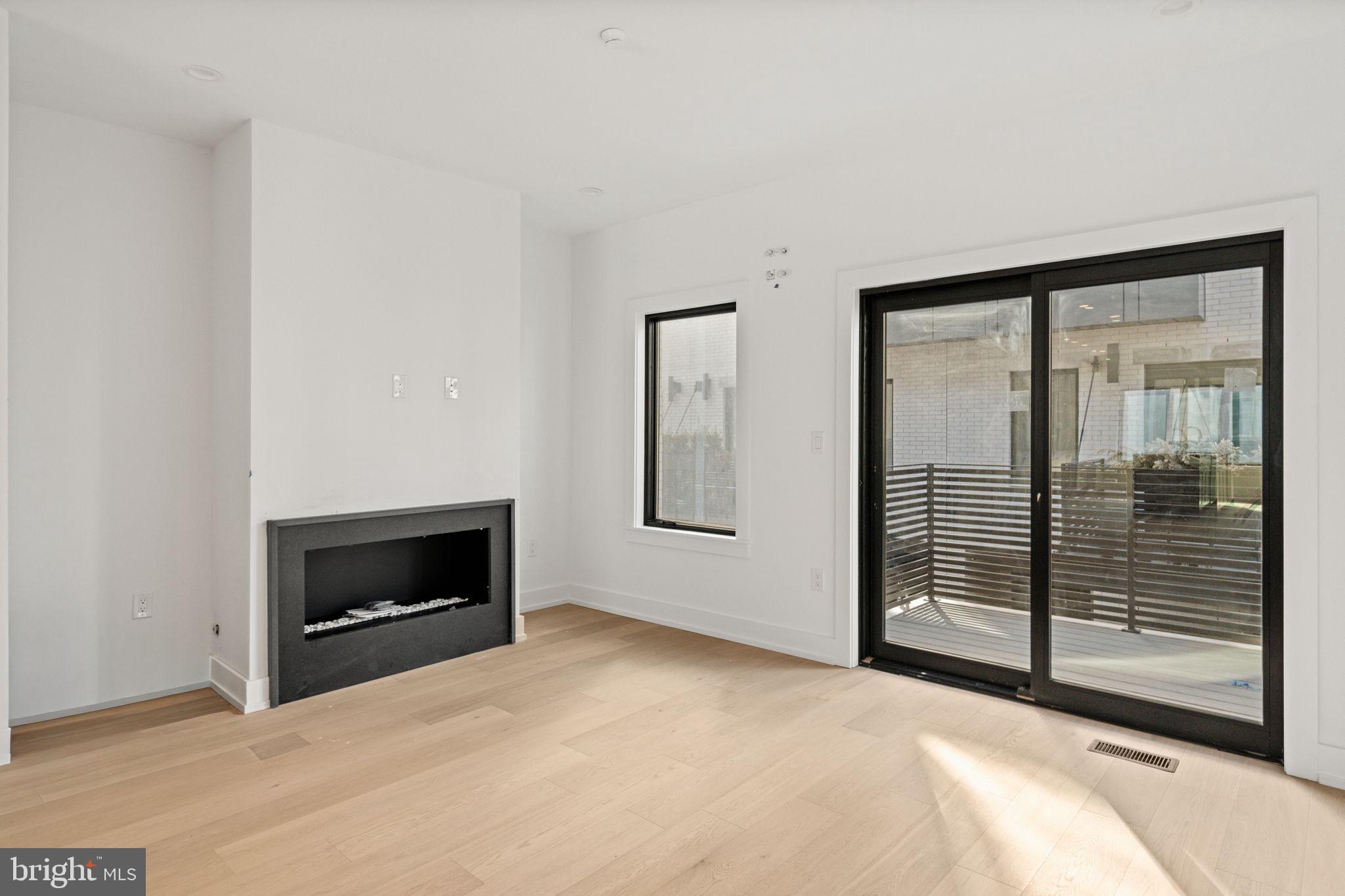 706 LATONA STREET I
