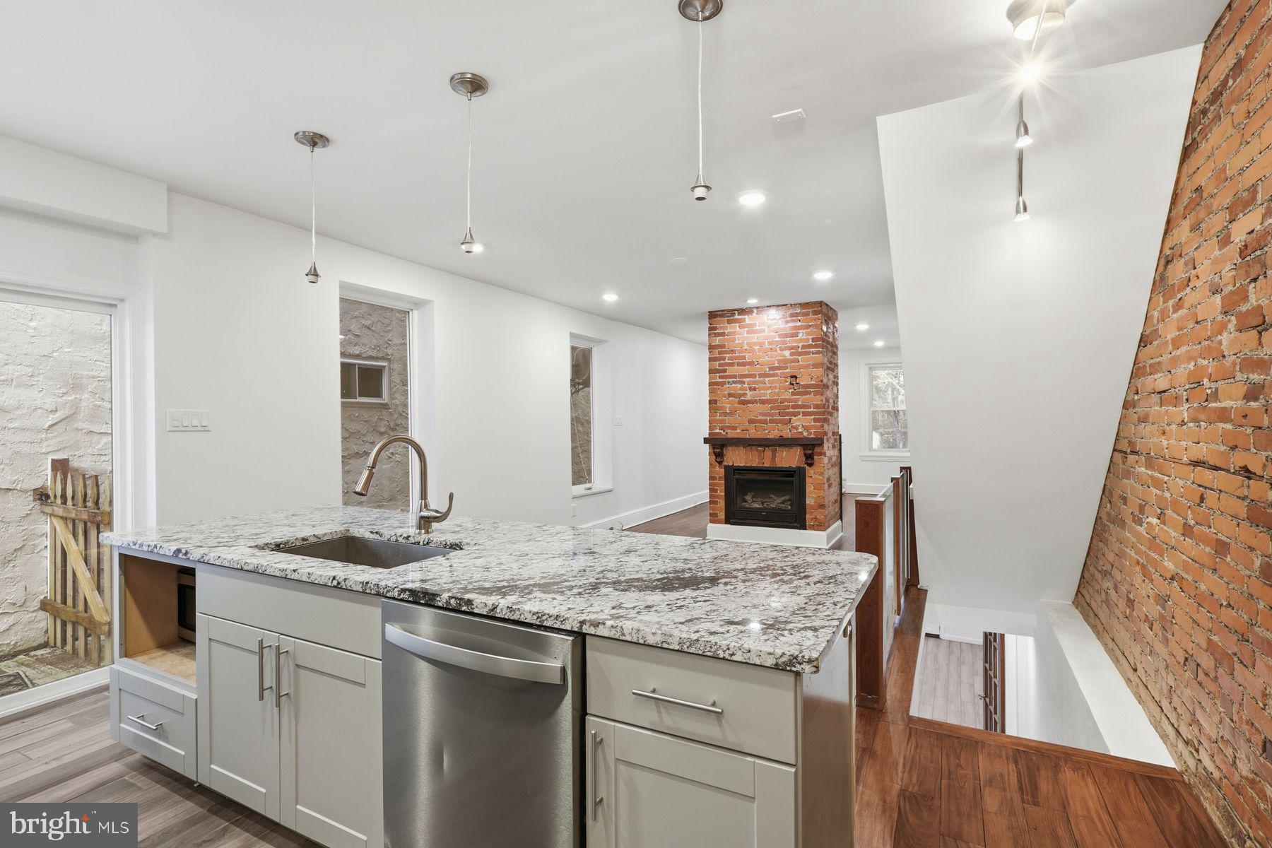 7815 GERMANTOWN AVENUE