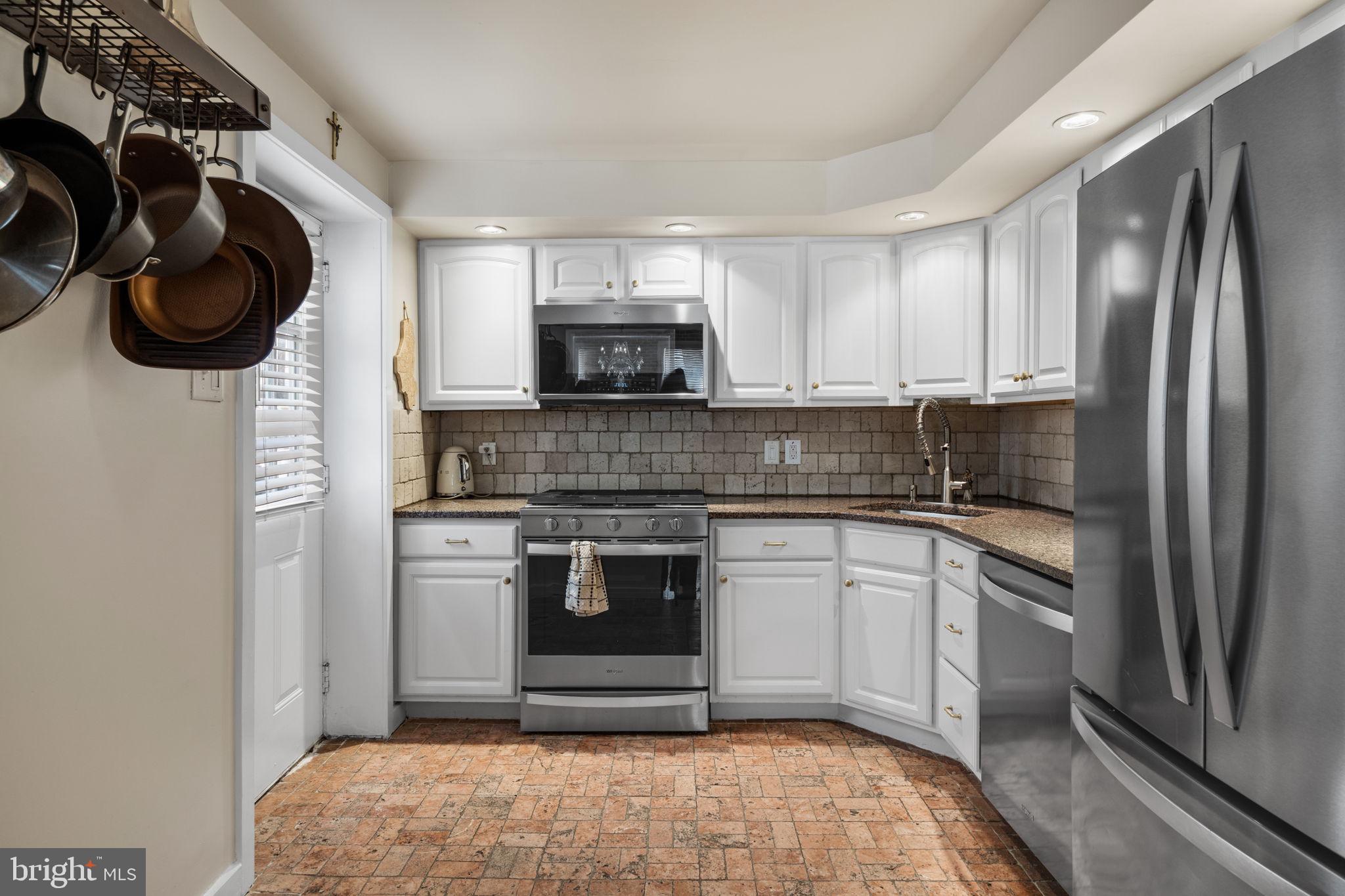 802 N BAMBREY STREET