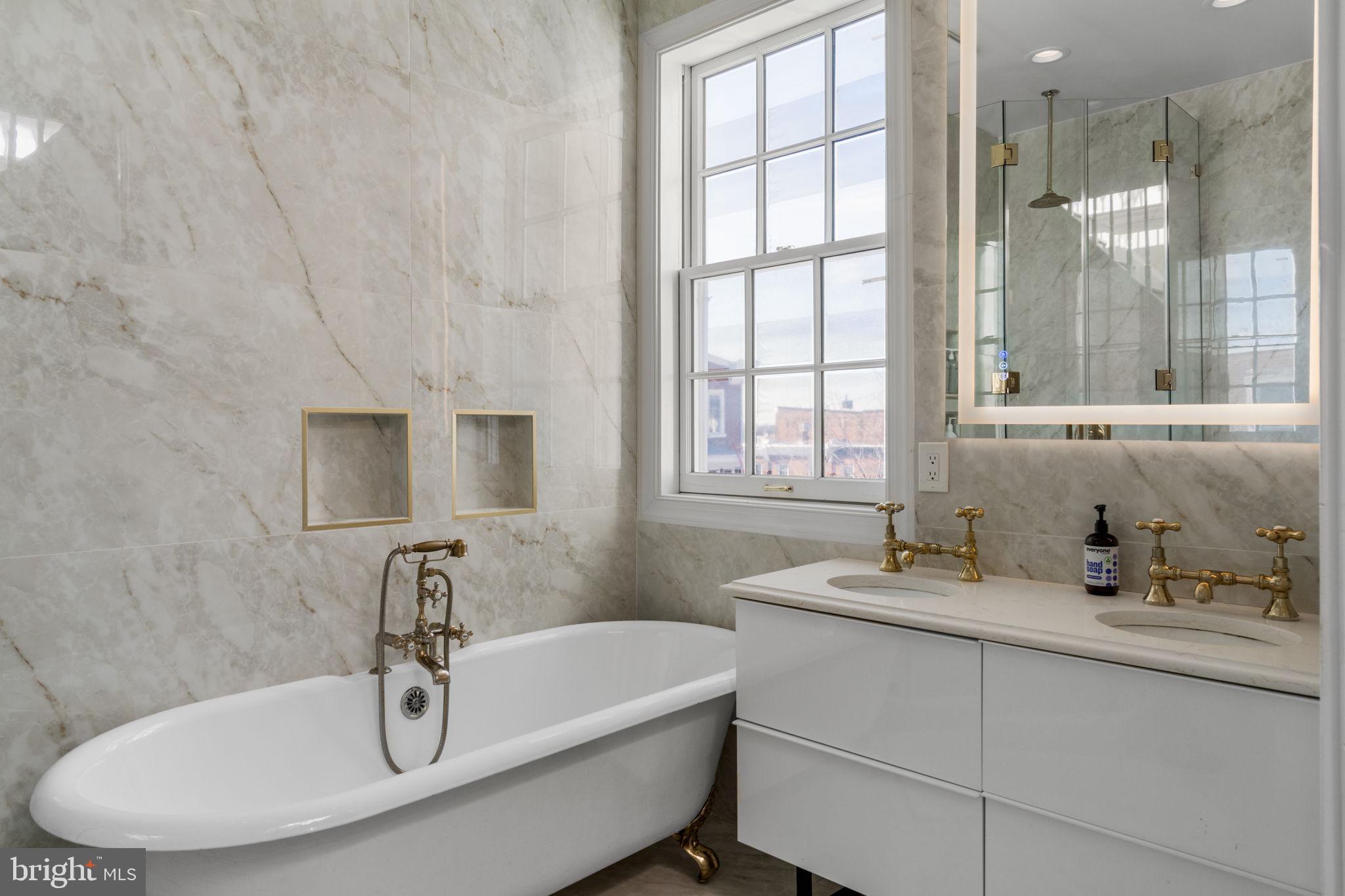 802 N BAMBREY STREET