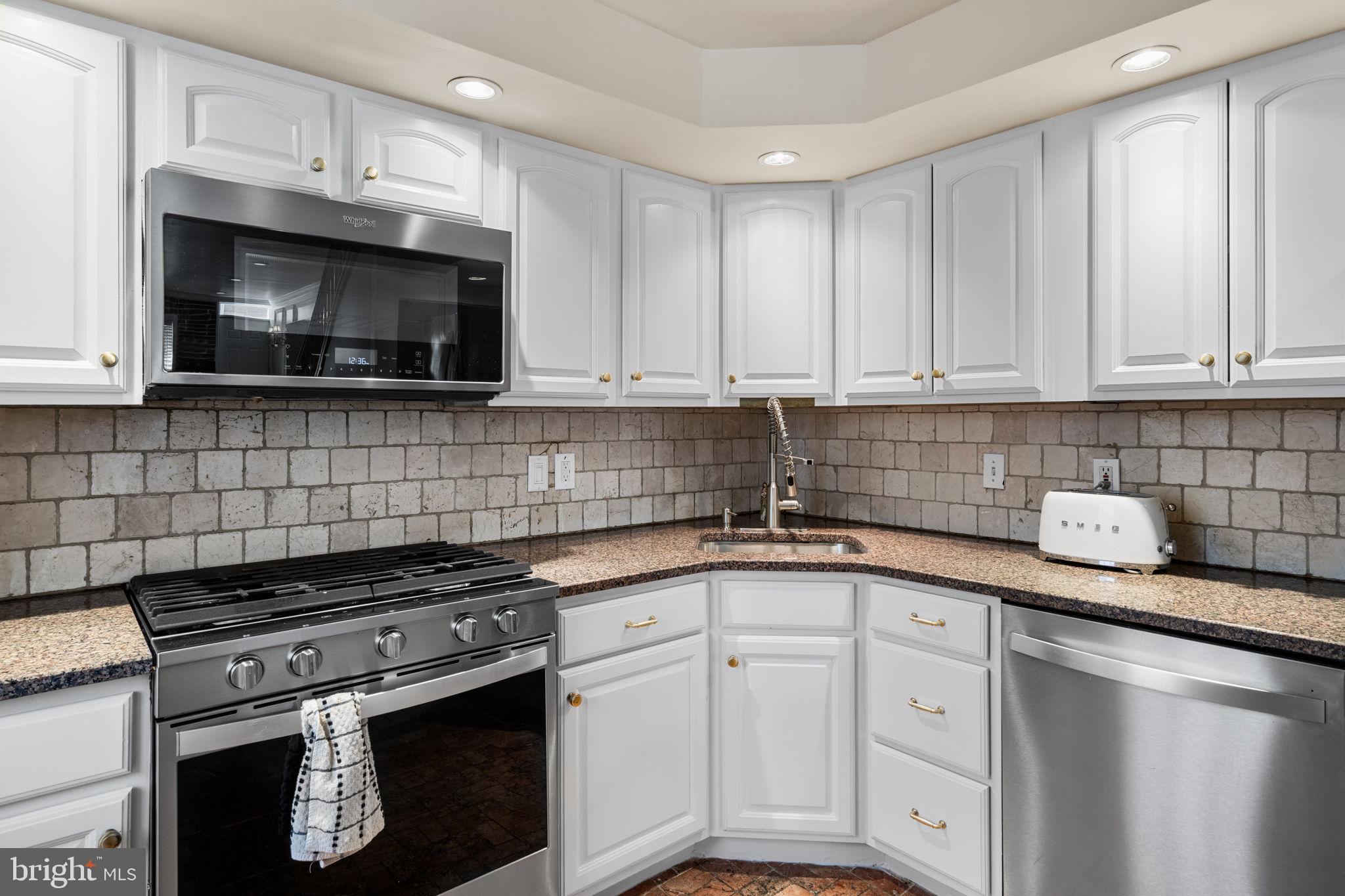 802 N BAMBREY STREET