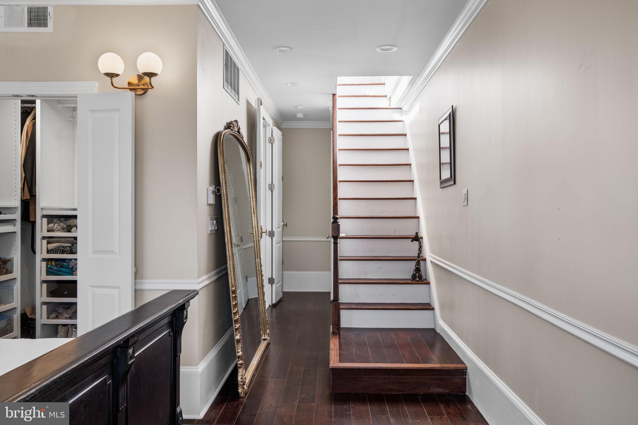 802 N BAMBREY STREET