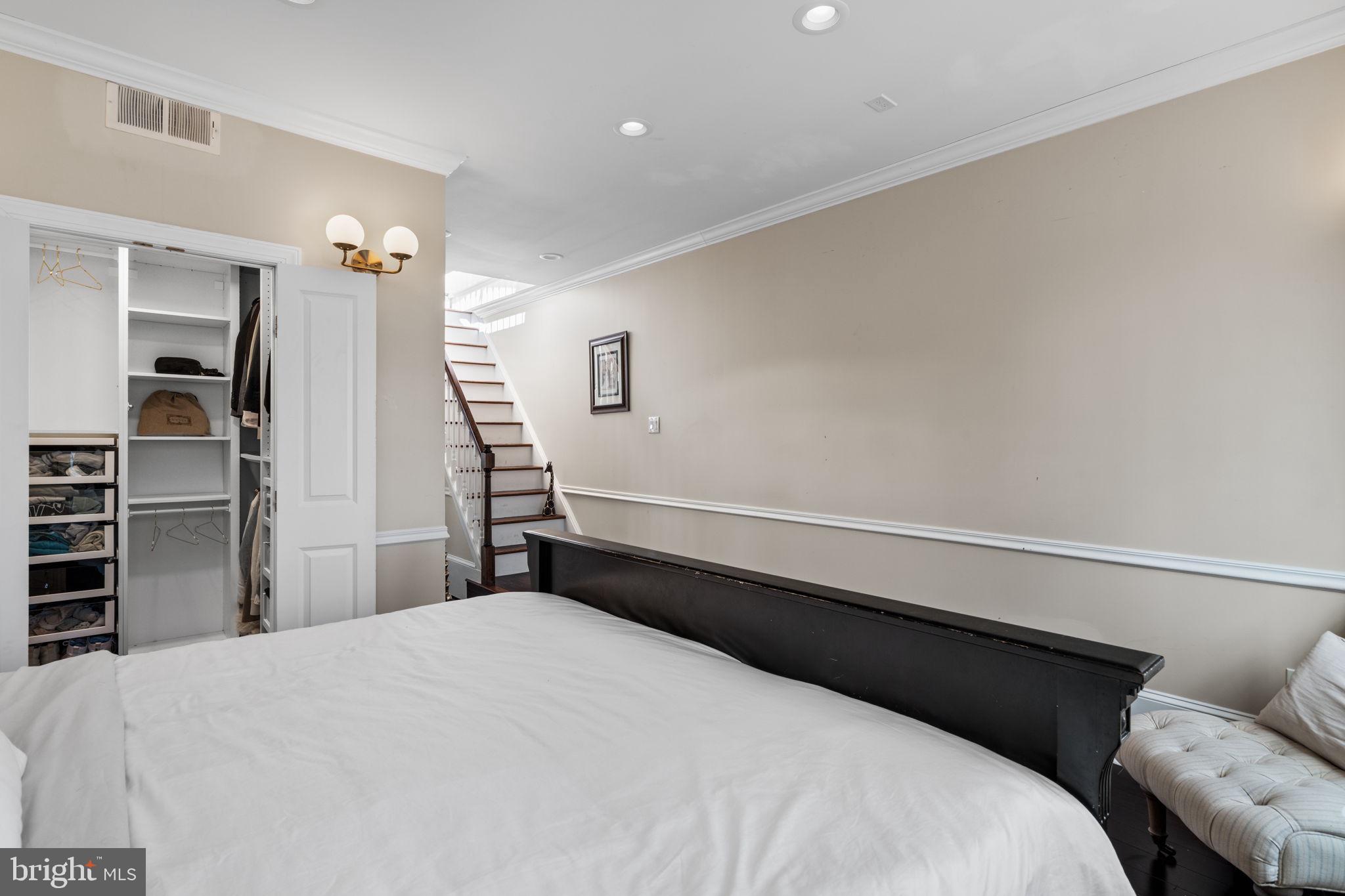 802 N BAMBREY STREET