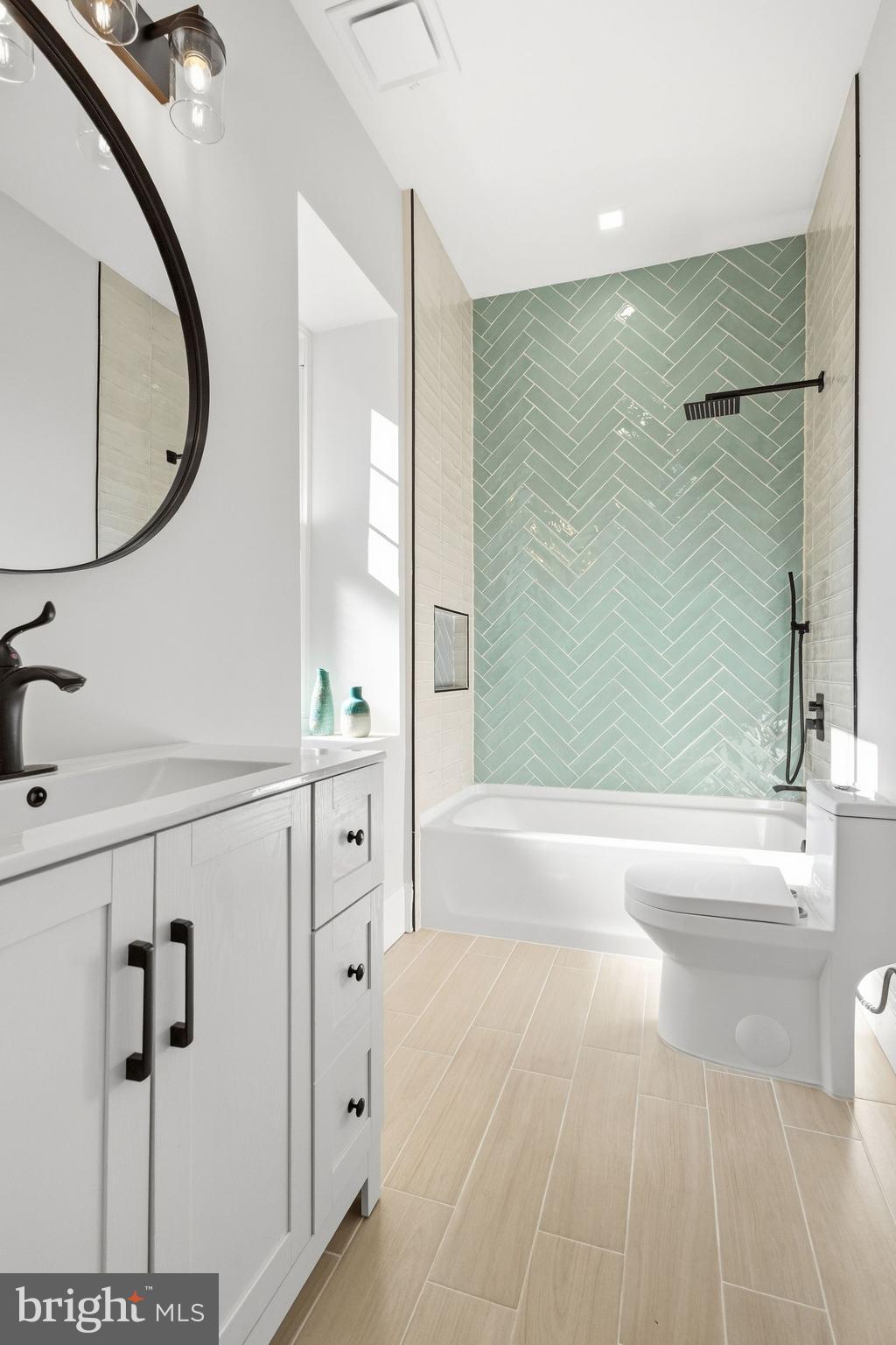 205 W HIGHLAND AVENUE