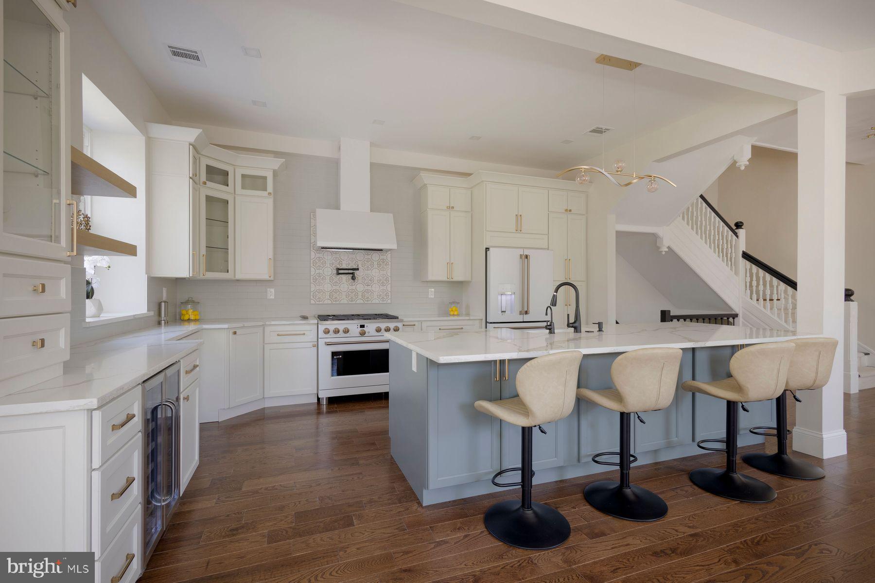 205 W HIGHLAND AVENUE