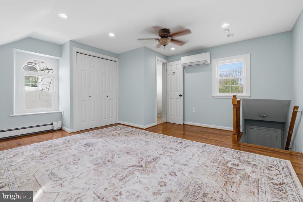 210 E EVERGREEN AVENUE E