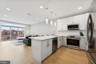 700 MOYER STREET 00 210
