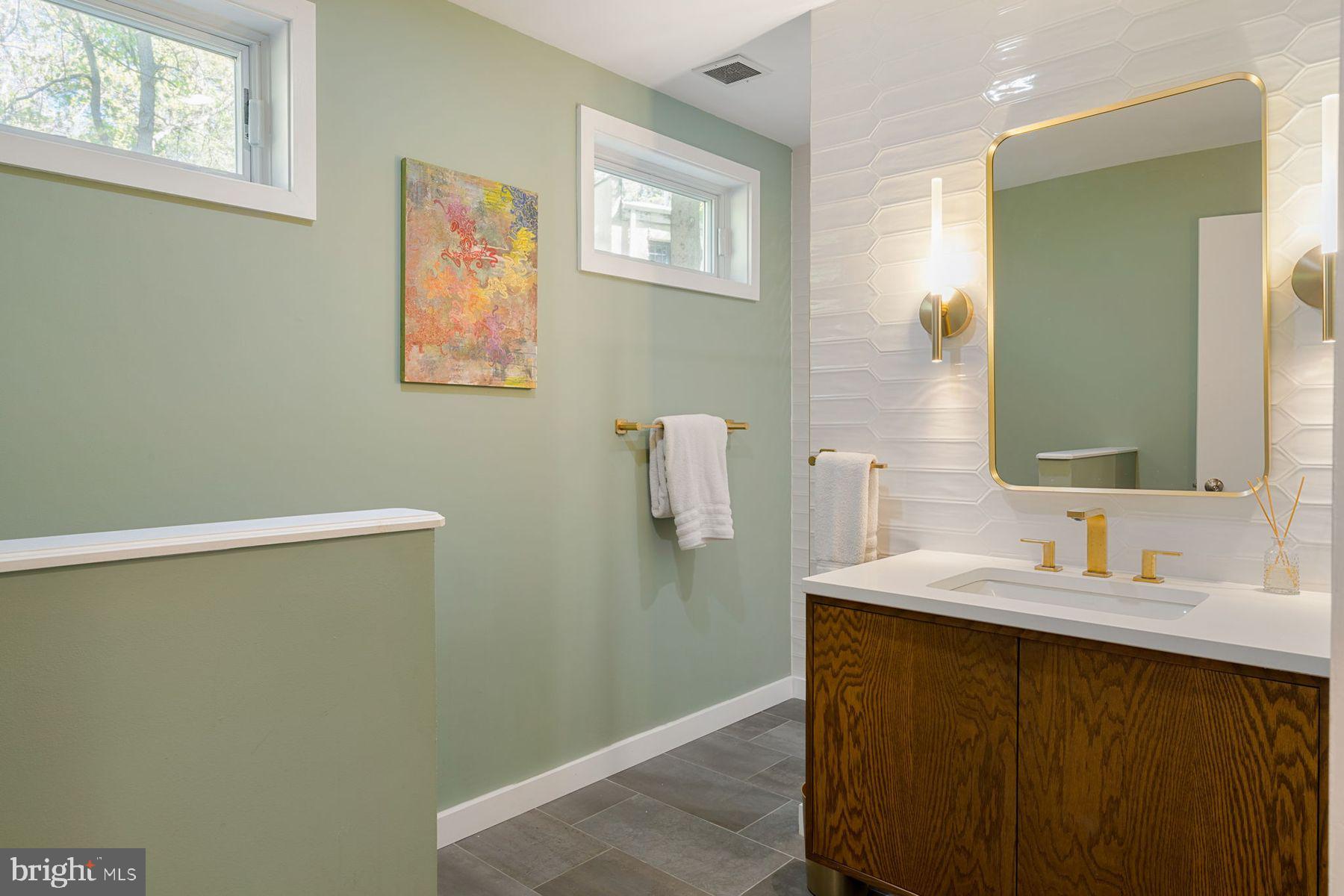 7621 SAINT MARTINS LANE