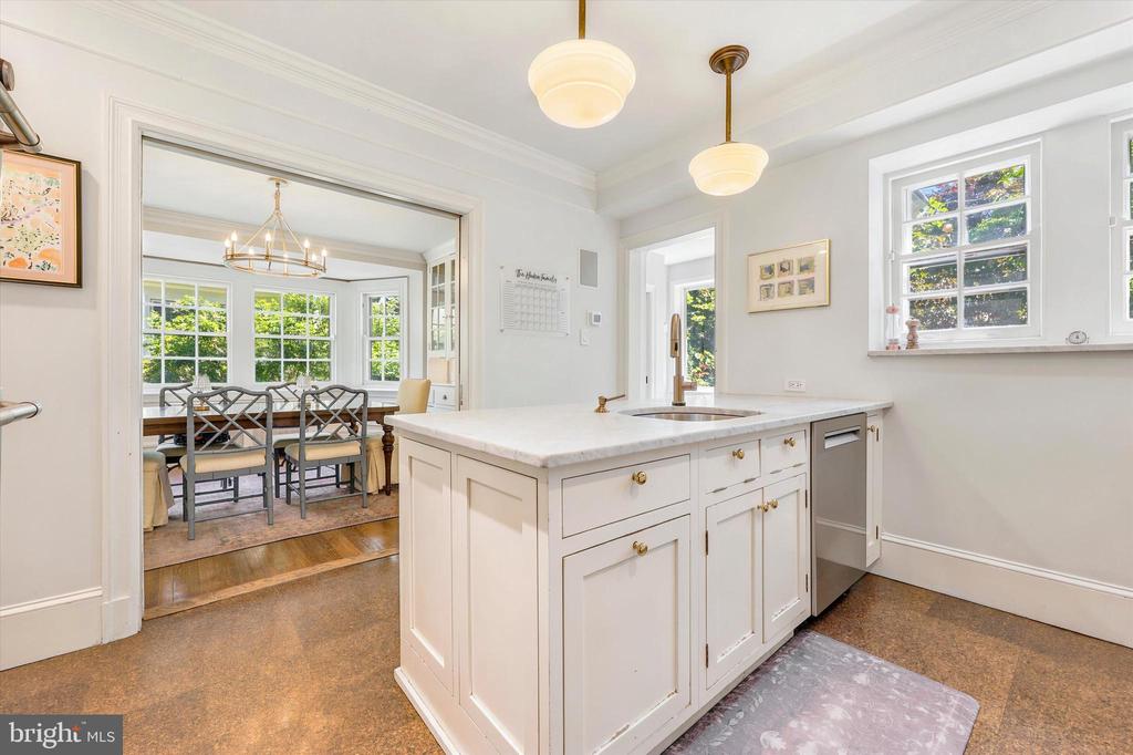 112 W SPRINGFIELD AVENUE