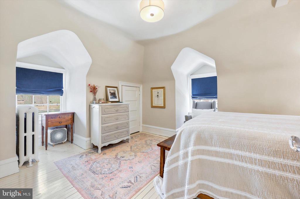 112 W SPRINGFIELD AVENUE
