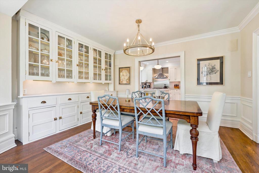 112 W SPRINGFIELD AVENUE