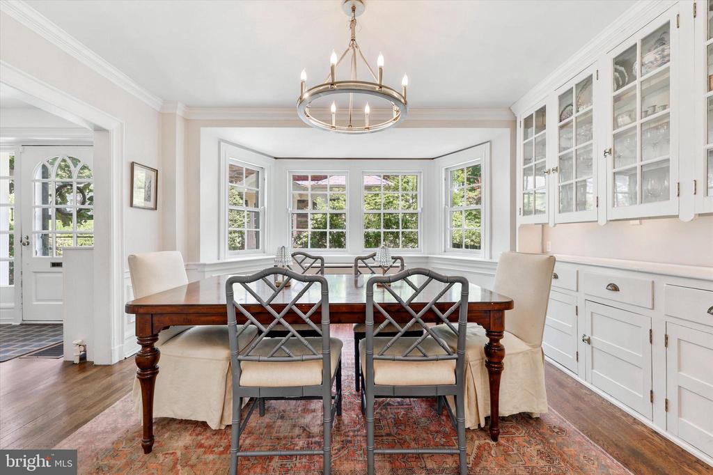 112 W SPRINGFIELD AVENUE