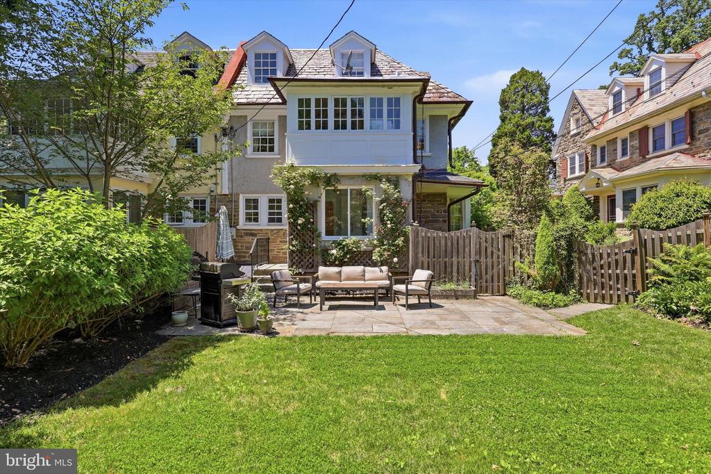 112 W SPRINGFIELD AVENUE