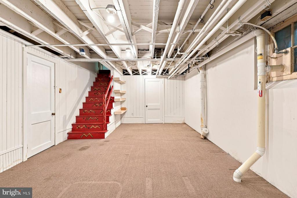 2 TOHOPEKA LANE