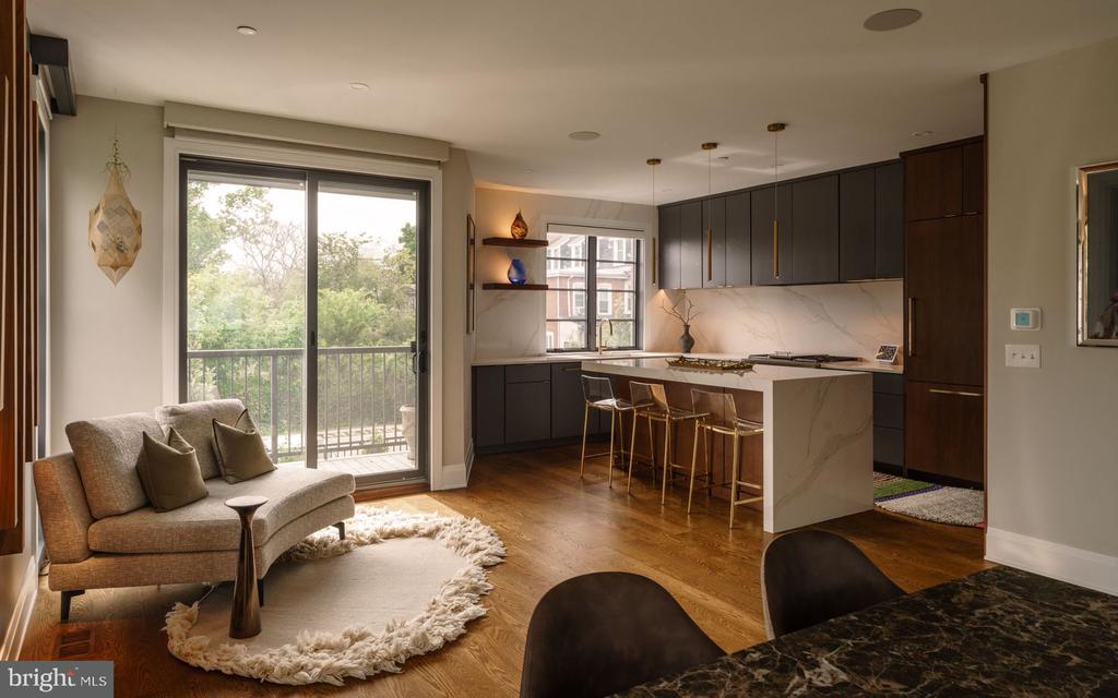 30 W HIGHLAND AVENUE Unit: 5