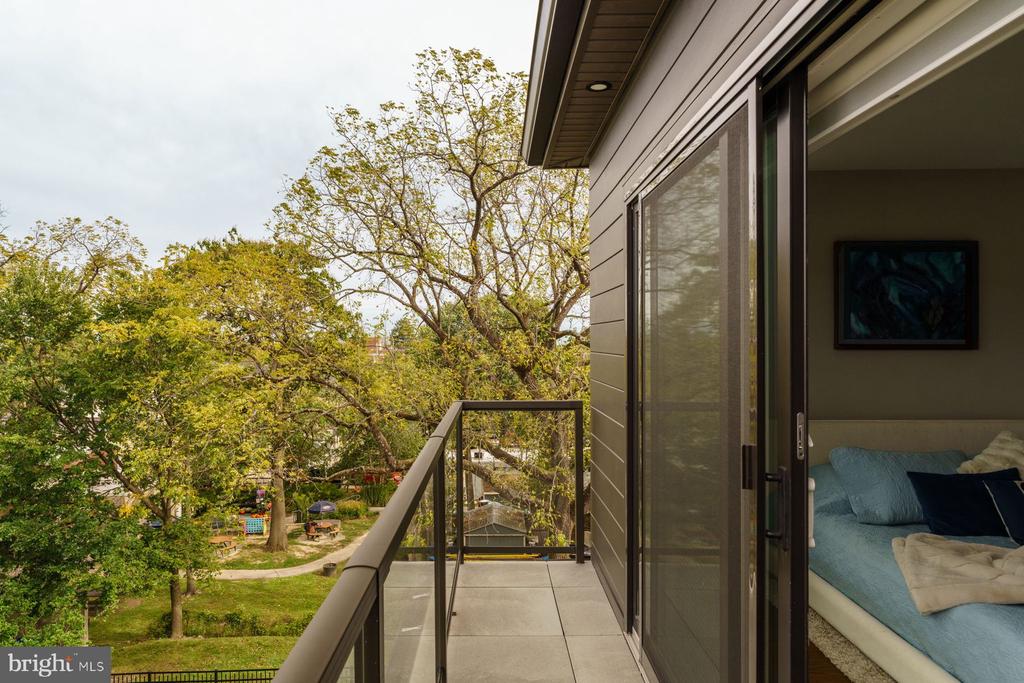 30 W HIGHLAND AVENUE Unit: 5