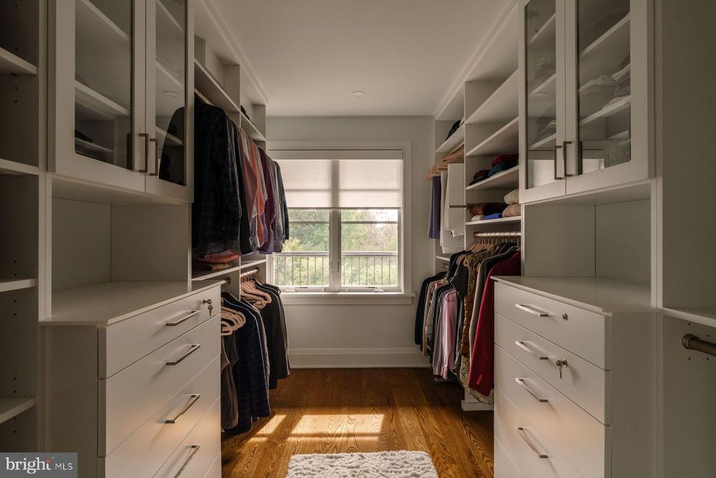30 W HIGHLAND AVENUE Unit: 5