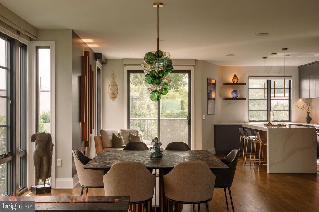 30 W HIGHLAND AVENUE Unit: 5