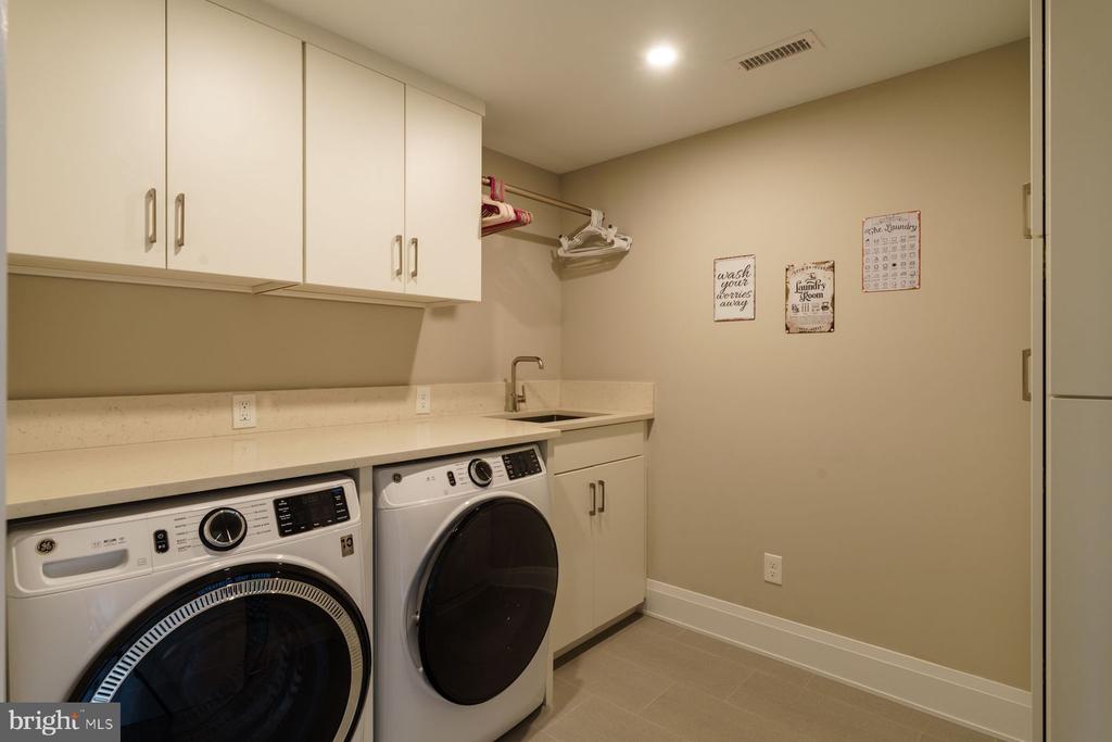 30 W HIGHLAND AVENUE Unit: 5