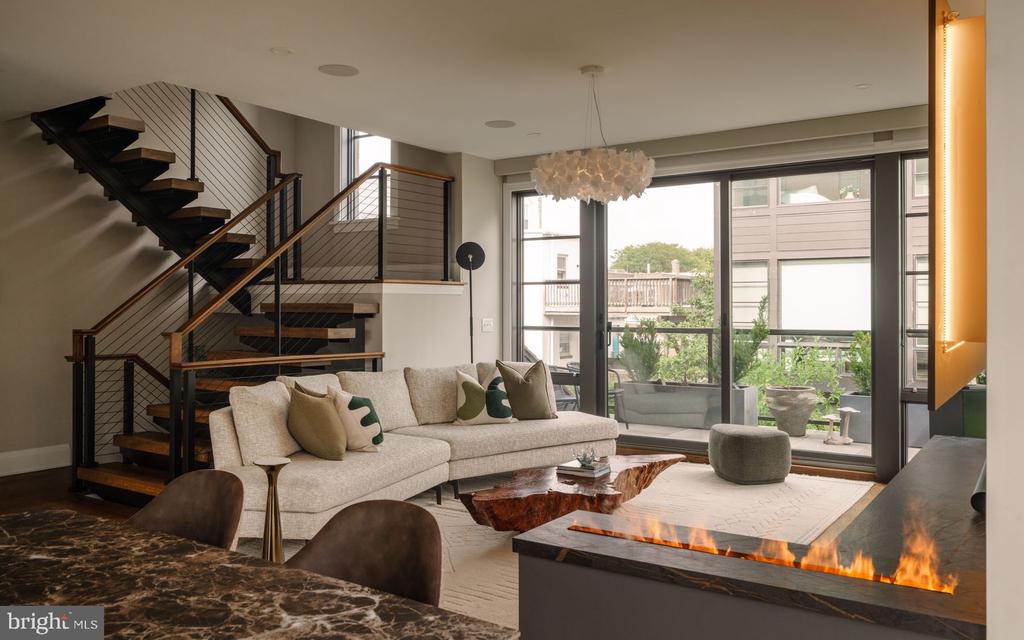 30 W HIGHLAND AVENUE Unit: 5
