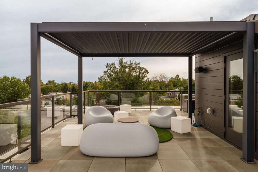 30 W HIGHLAND AVENUE Unit: 5