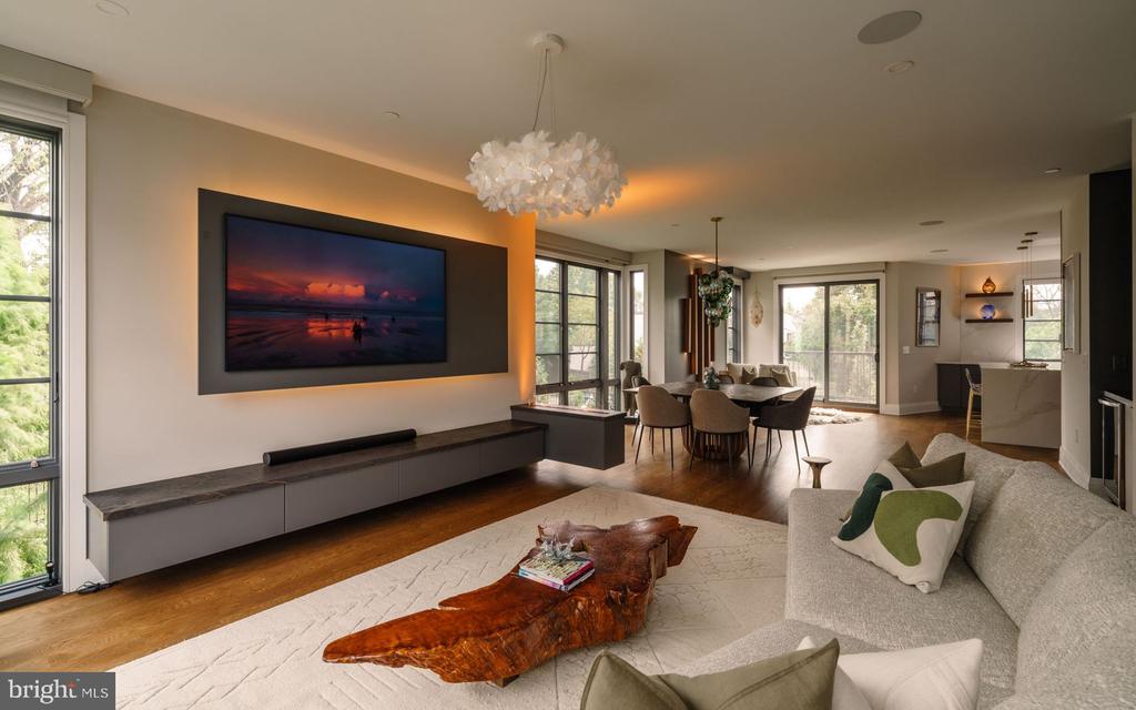 30 W HIGHLAND AVENUE Unit: 5