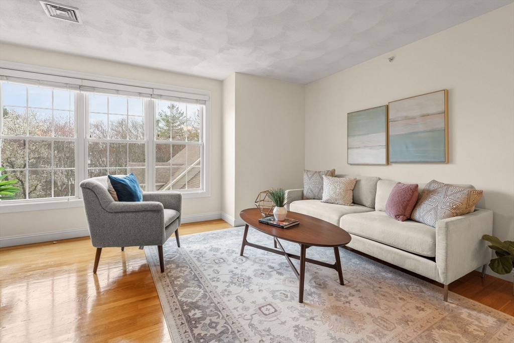 36 Middlesex Ave # 5