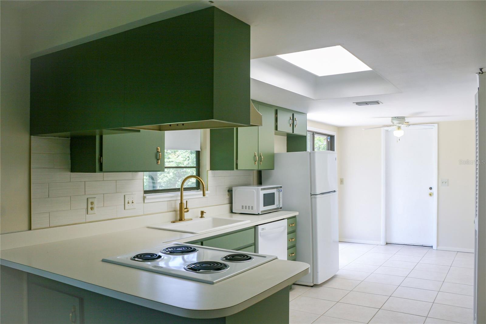 24 FLEETWOOD DR