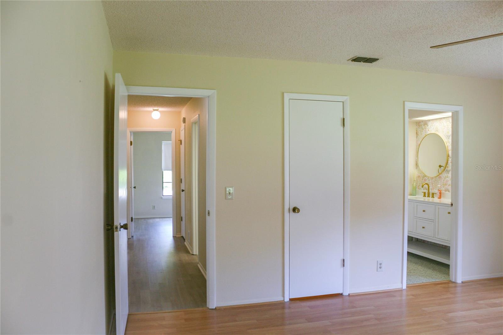 24 FLEETWOOD DR