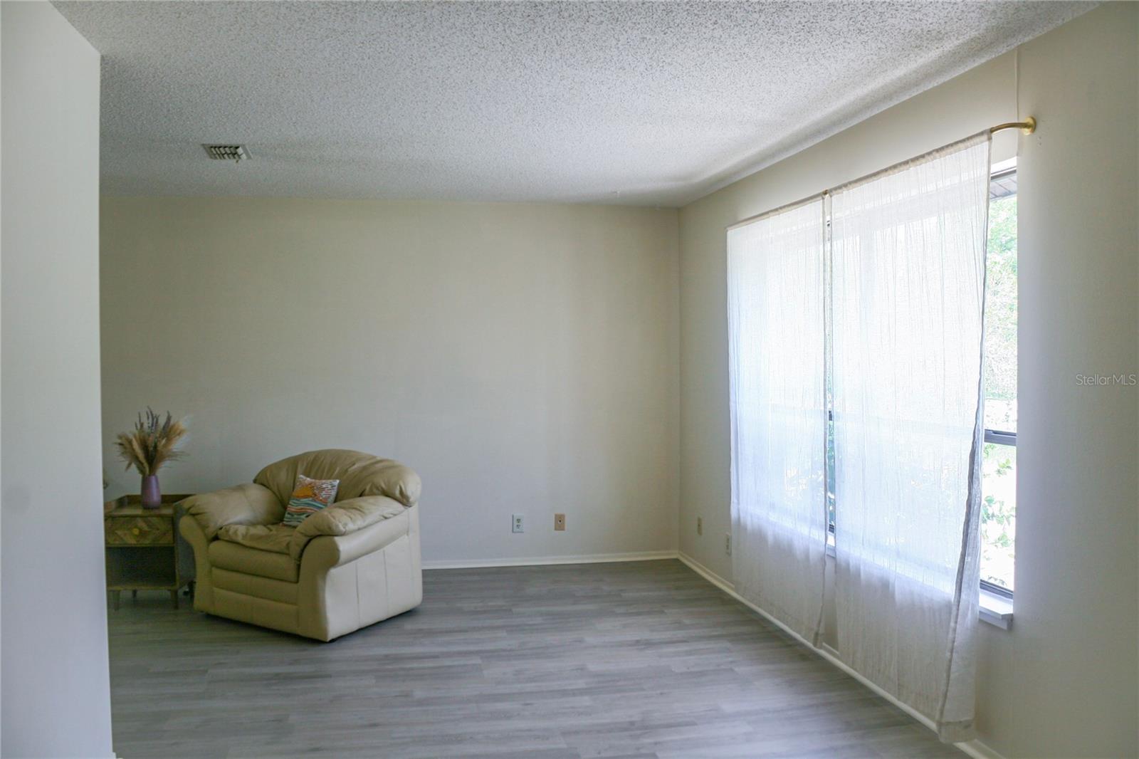 24 FLEETWOOD DR