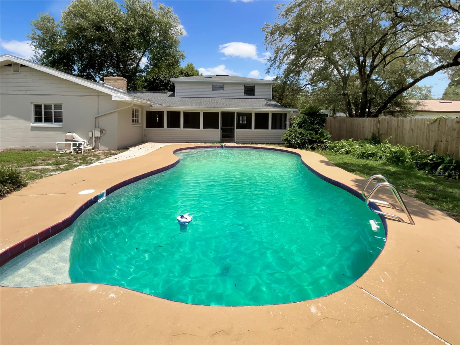 326 BANYAN DR