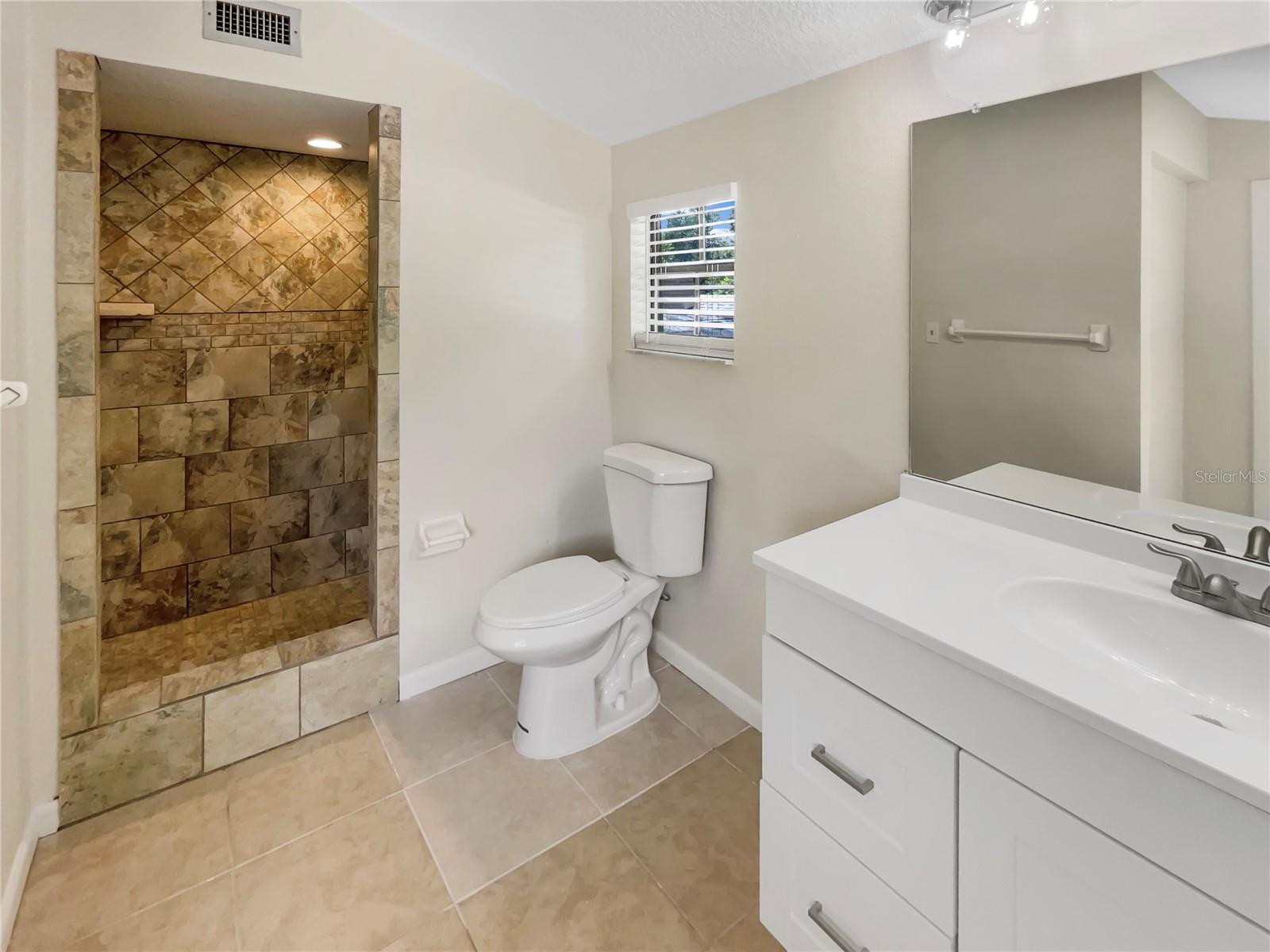 326 BANYAN DR