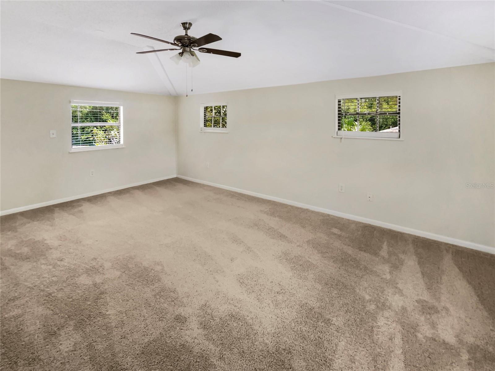 326 BANYAN DR