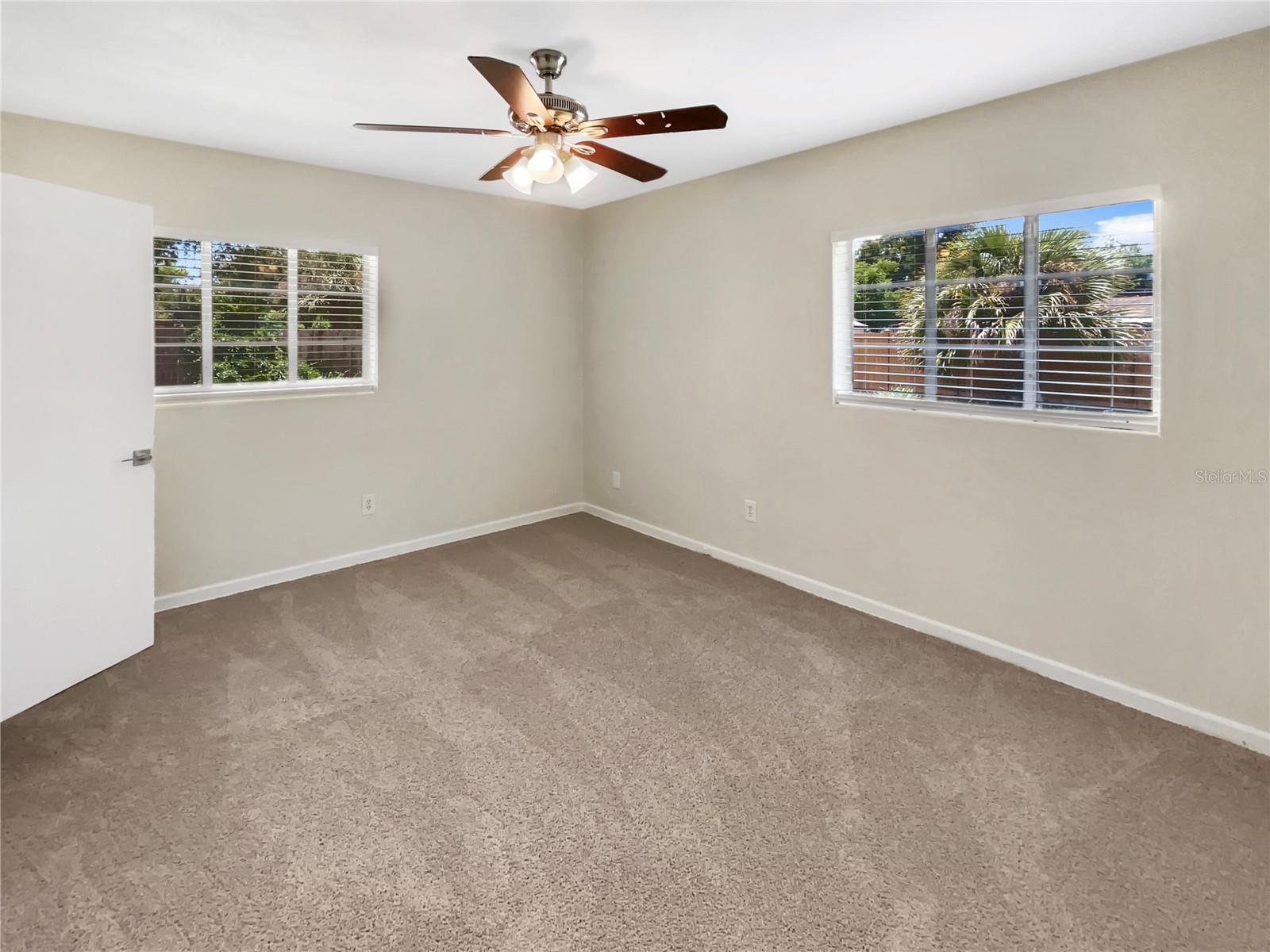 326 BANYAN DR