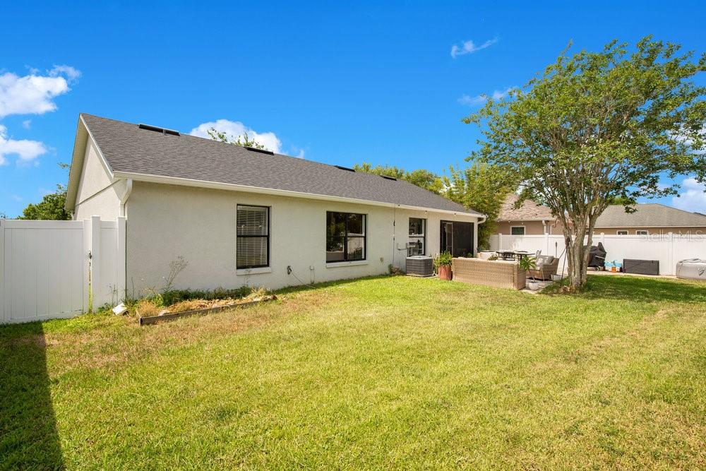 517 LAKE SUMNER DR