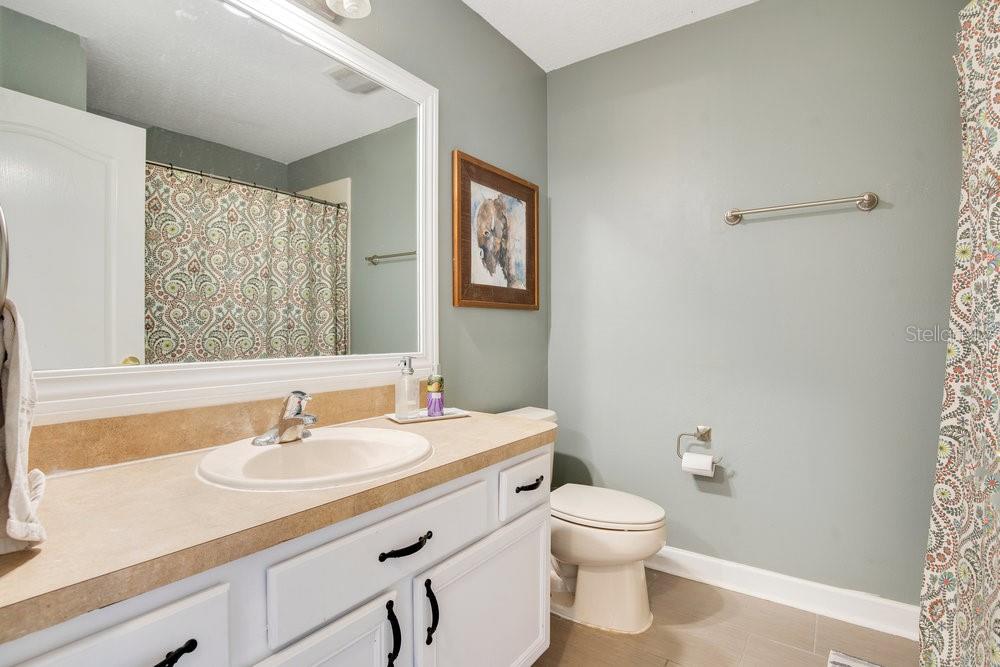 517 LAKE SUMNER DR