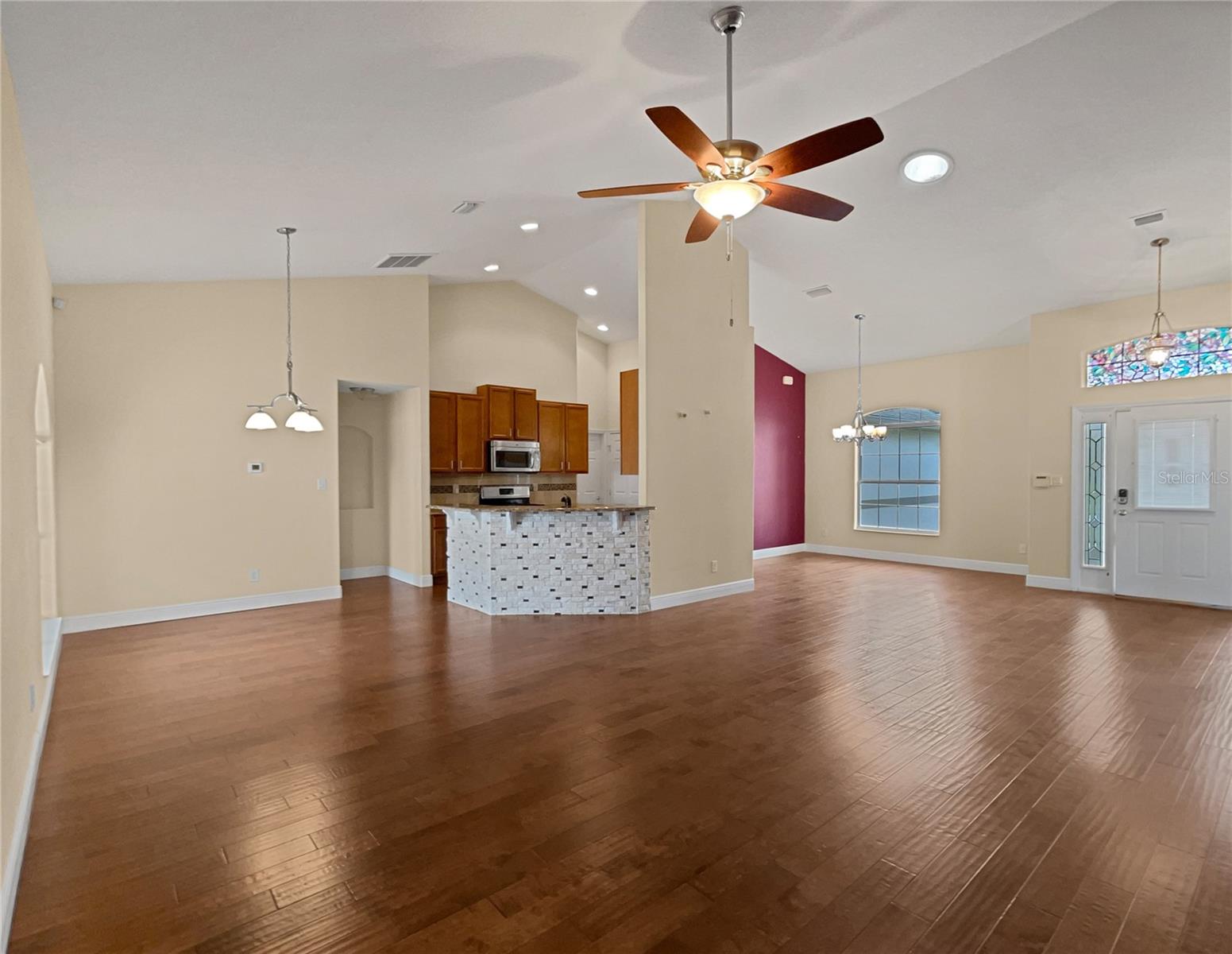 14735 YELLOW PINE LN
