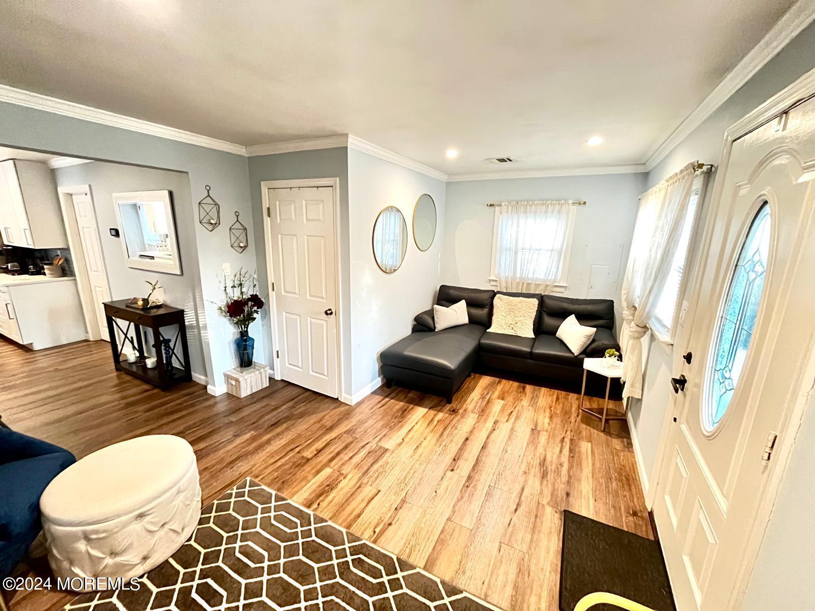 34 Shoreland Terrace