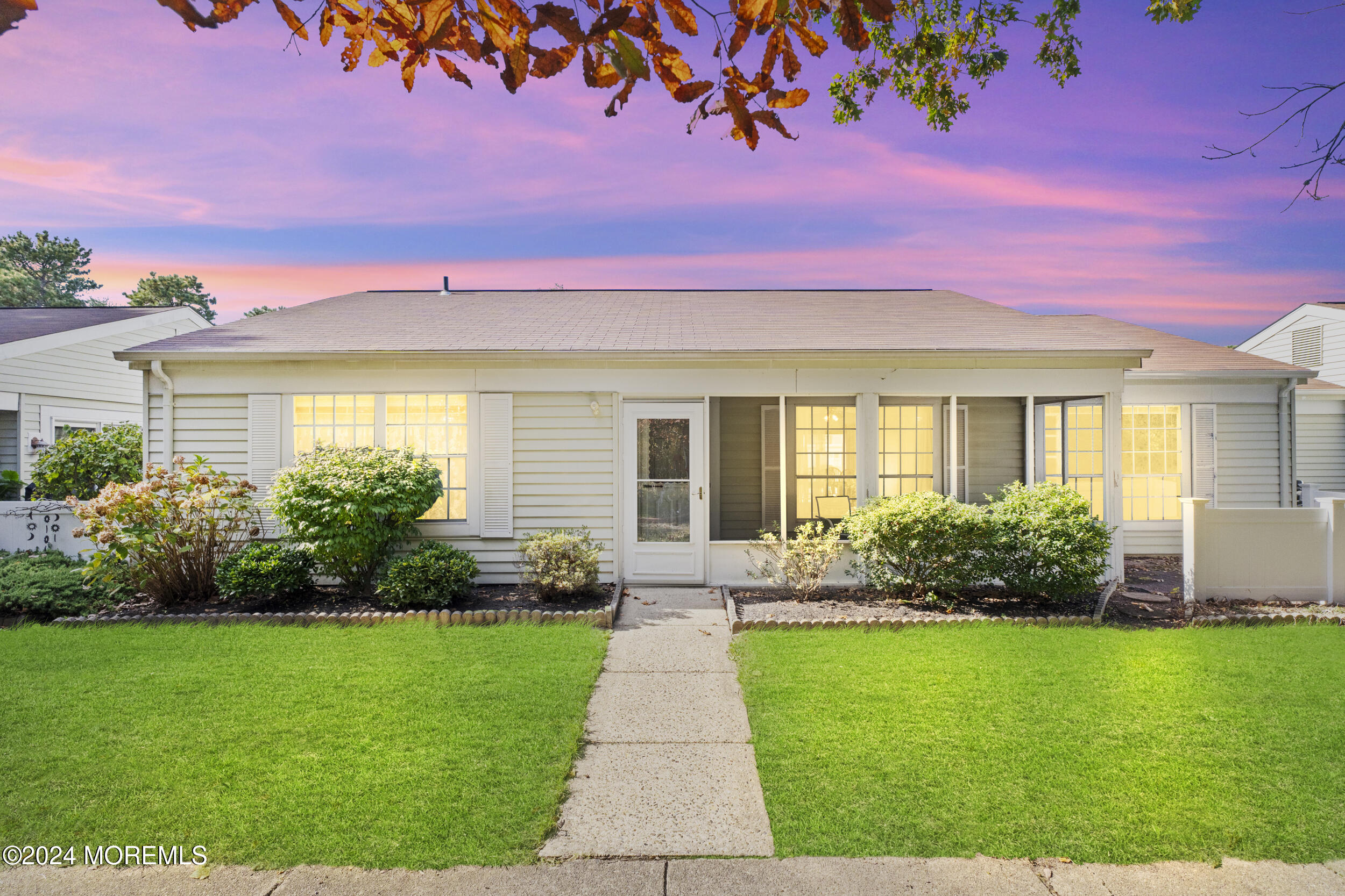 535 Warwick Court, B