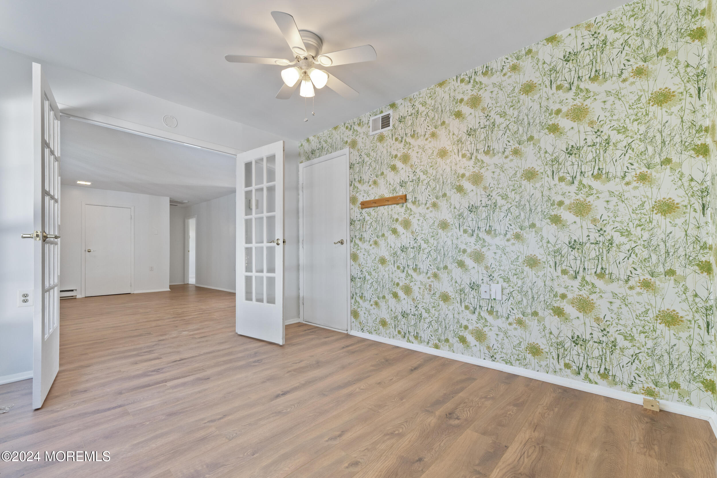 535 Warwick Court, B