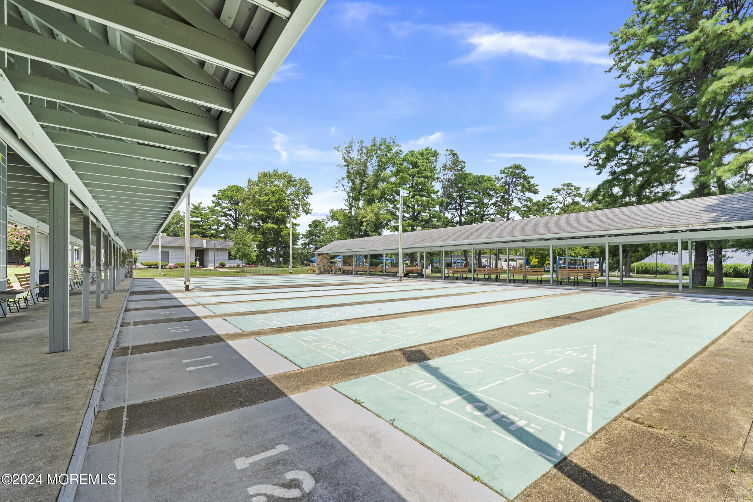 535 Warwick Court, B